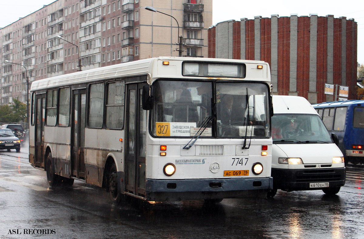 Sankt Petersburg, LiAZ-5256.00 Nr. 7747