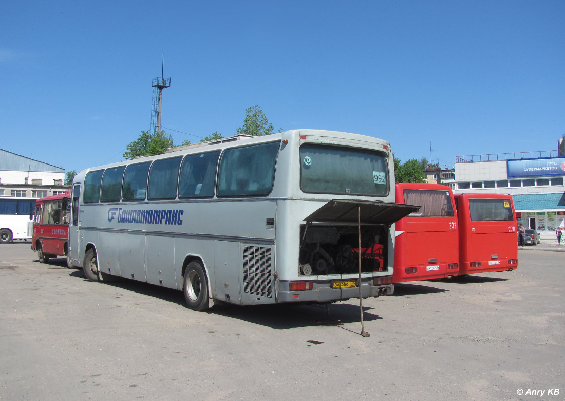 Башкортостан, Mercedes-Benz O303-15RHD № ВА 566 02; Марий Эл — Автовокзалы, автостанции и места посадки "с тротуара"