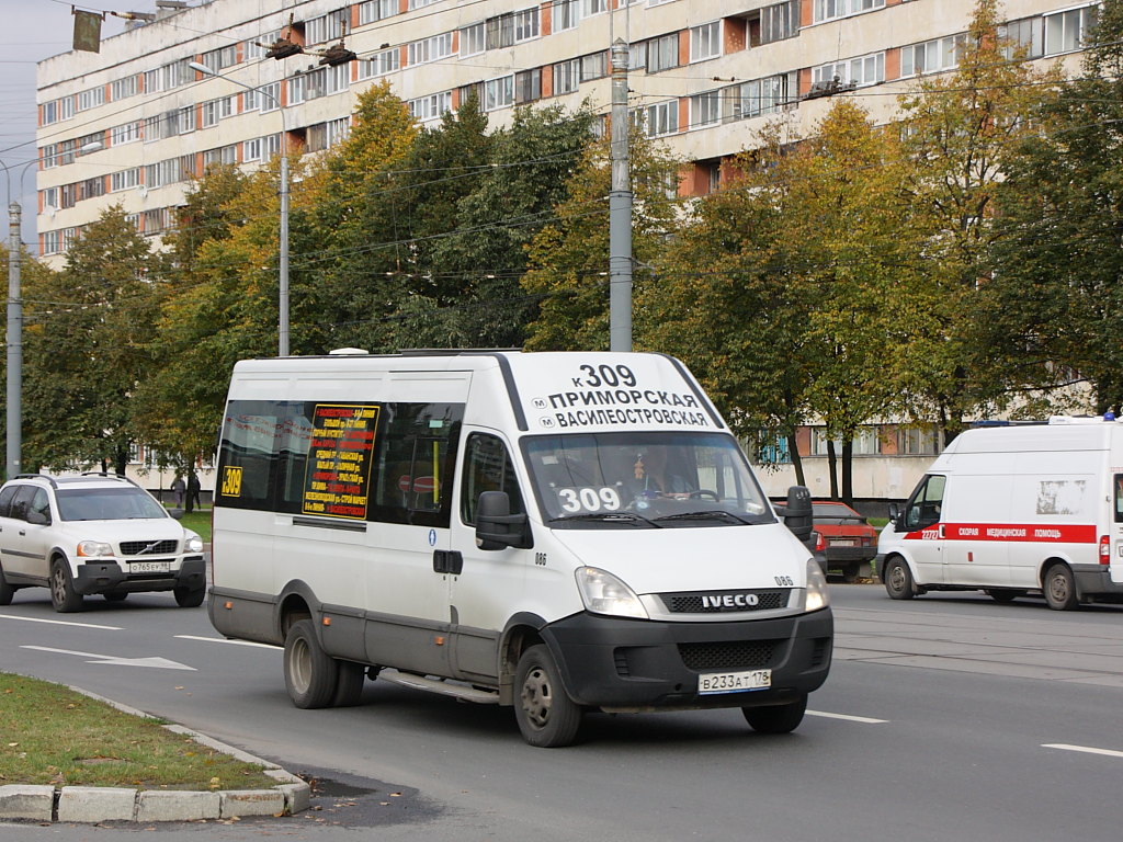 Sankt Petersburg, Nizhegorodets-2227UT (IVECO Daily) Nr. 086