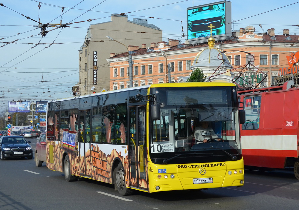 Санкт-Петербург, Golden Dragon XML6125CR № В 052 МУ 178