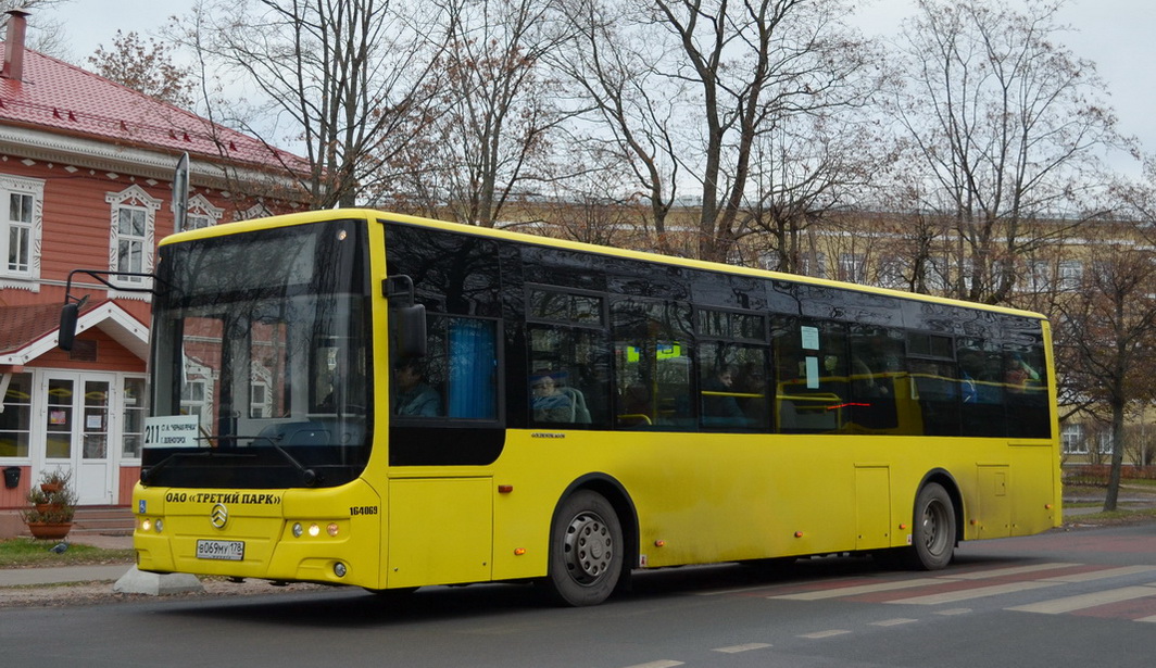 Санкт-Петербург, Golden Dragon XML6125CR № В 069 МУ 178