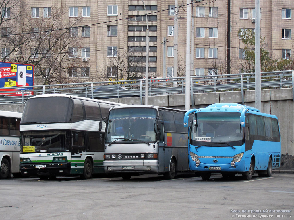 Ивано-Франковская область, Neoplan N122/3 Skyliner № AT 9652 BB; Киев, Setra S215HD № CE 6230 AB; Винницкая область, Shaolin SLG6860CFR № AB 7174 BB