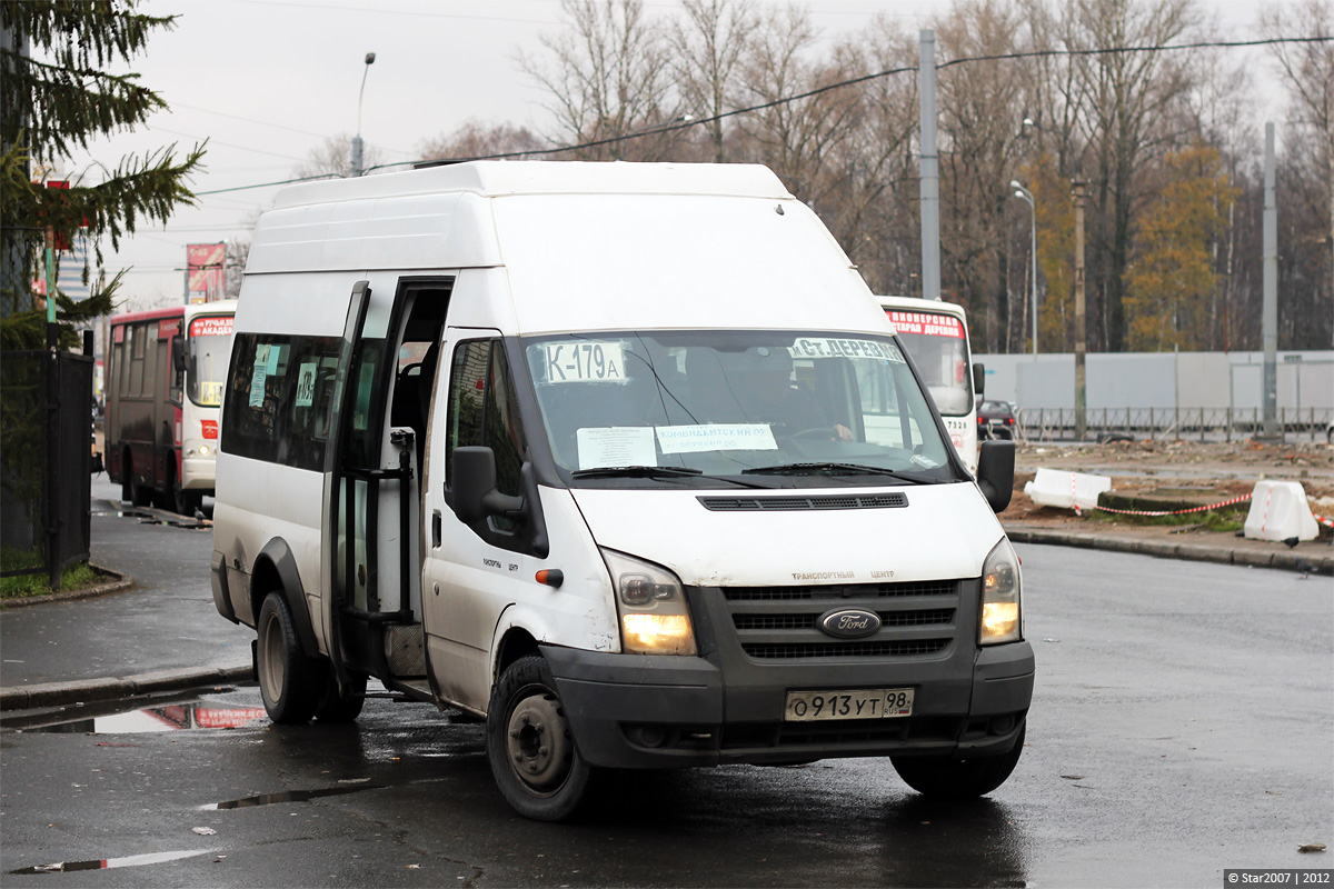 Санкт-Петербург, Нижегородец-222708  (Ford Transit) № О 913 УТ 98