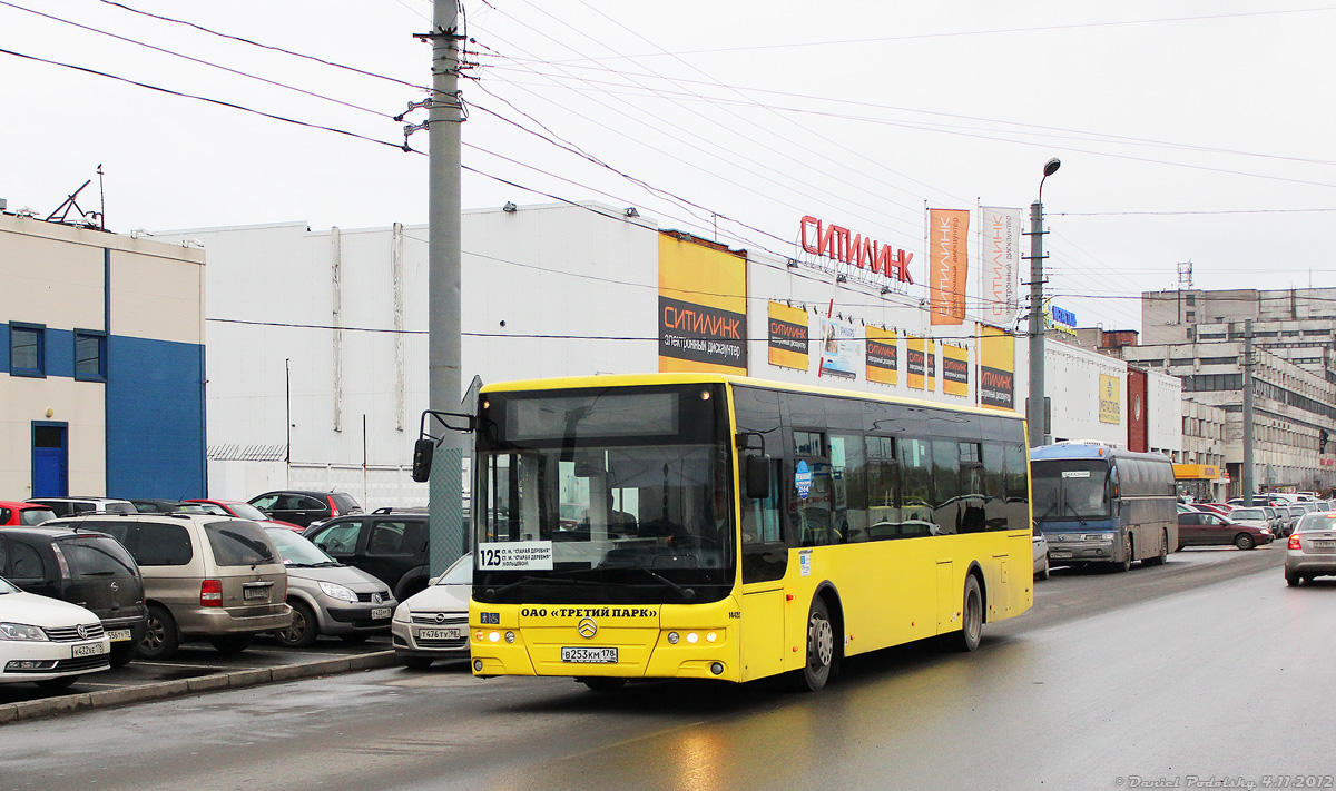 Санкт-Петербург, Golden Dragon XML6125CR № В 253 КМ 178