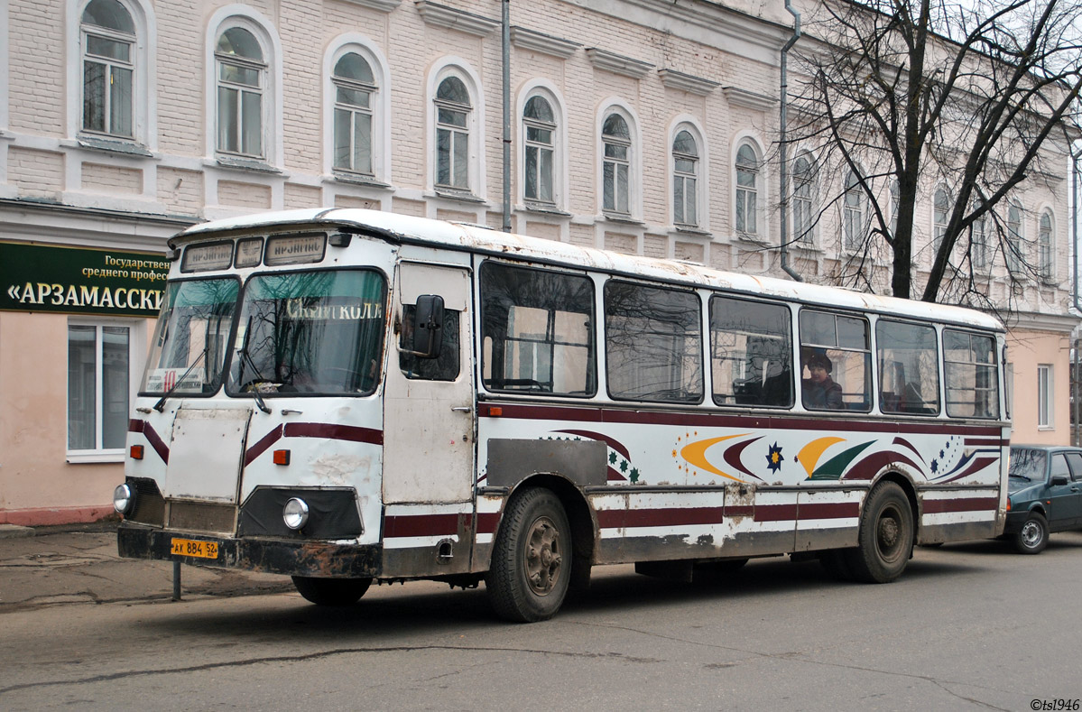 Nizhegorodskaya region, LiAZ-677M № АК 884 52