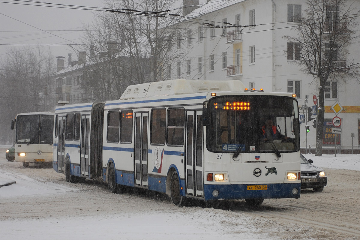 Новгородская область, ЛиАЗ-6212.70 № 37