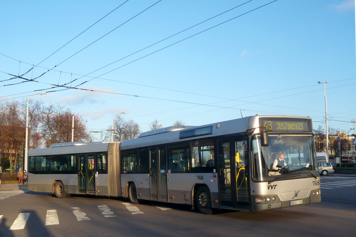 Литва, Volvo 7700A № 748