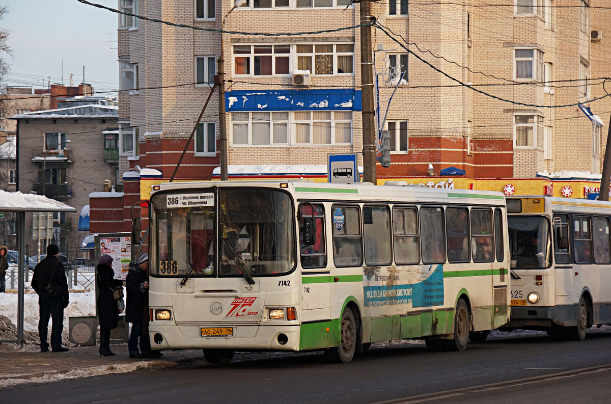 Санкт-Петербург, ЛиАЗ-5256.25 № 7142