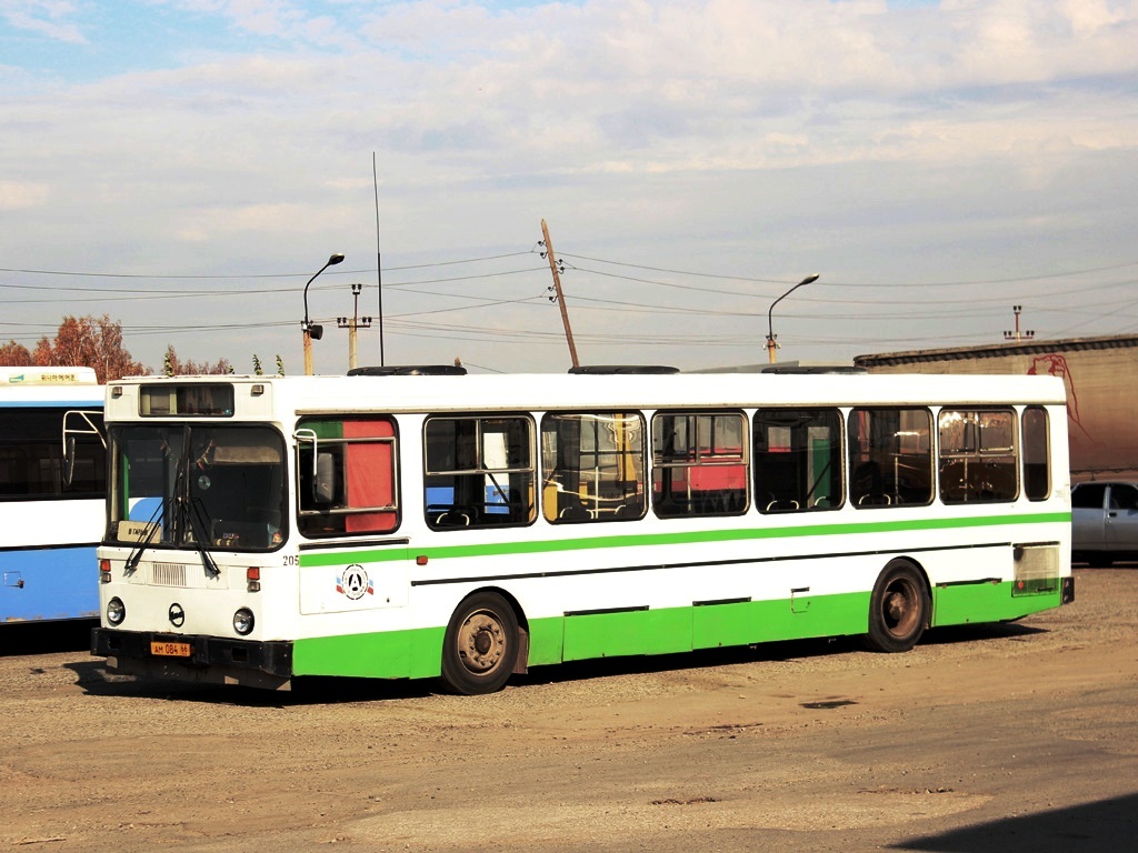 Свердловская область, ЛиАЗ-5256.00 № 205