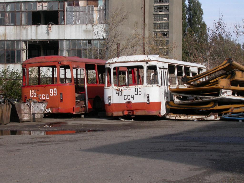 Ставропольский край, ЛиАЗ-677М № 74; Ставропольский край, ЛиАЗ-677М № 95; Ставропольский край — Предприятия автобусного транспорта