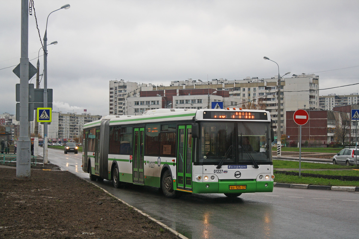 Москва, ЛиАЗ-6213.21 № 01227