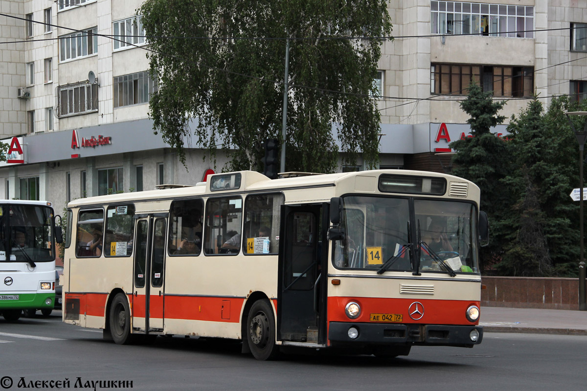 Тюменская область, ЛиАЗ-5256.53 № О 386 МА 72; Тюменская область, Mercedes-Benz O305 № АЕ 042 72