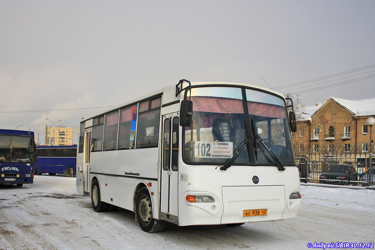 Автовокзал кемерово 102. КАВЗ 4235-33. Автовокзал топки. Автобус топки.