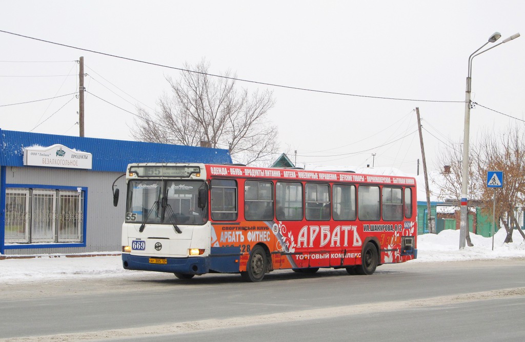 Omsk region, LiAZ-5256.40 # 669