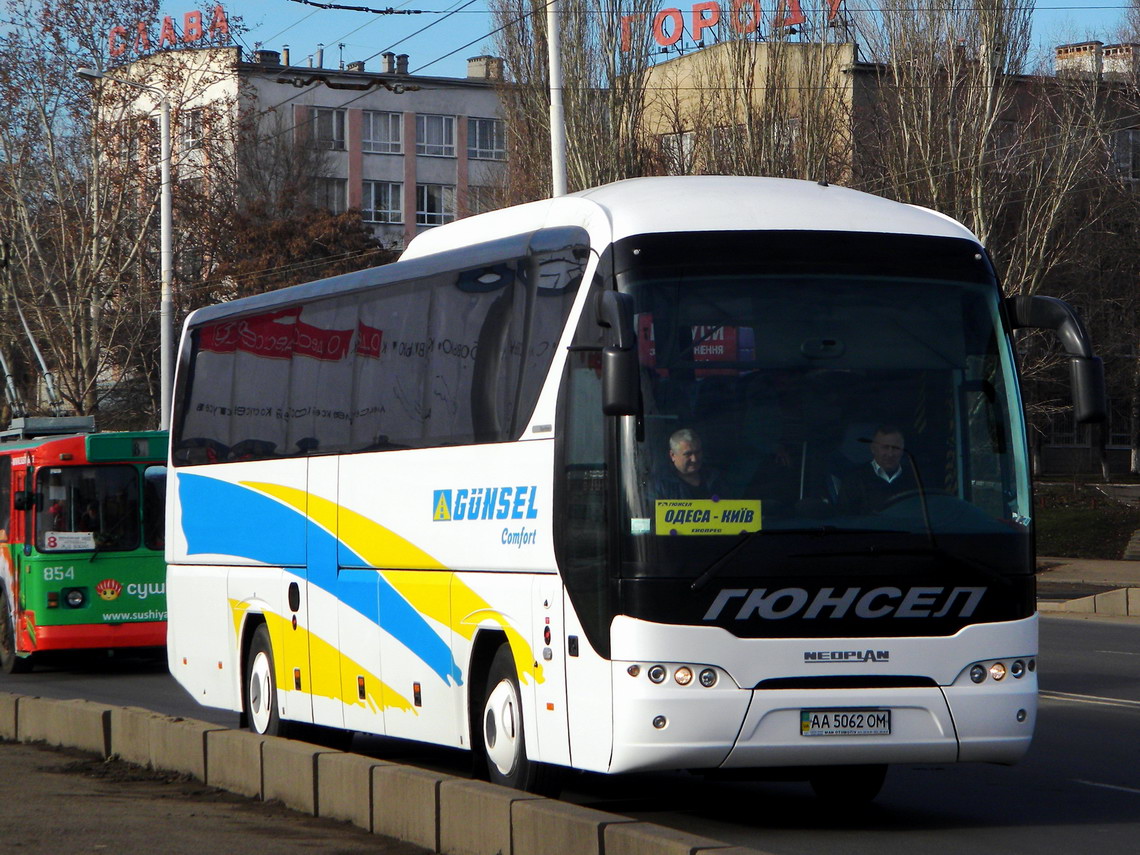 Киев, Neoplan P21 N2216SHD Tourliner SHD № AA 5062 OM