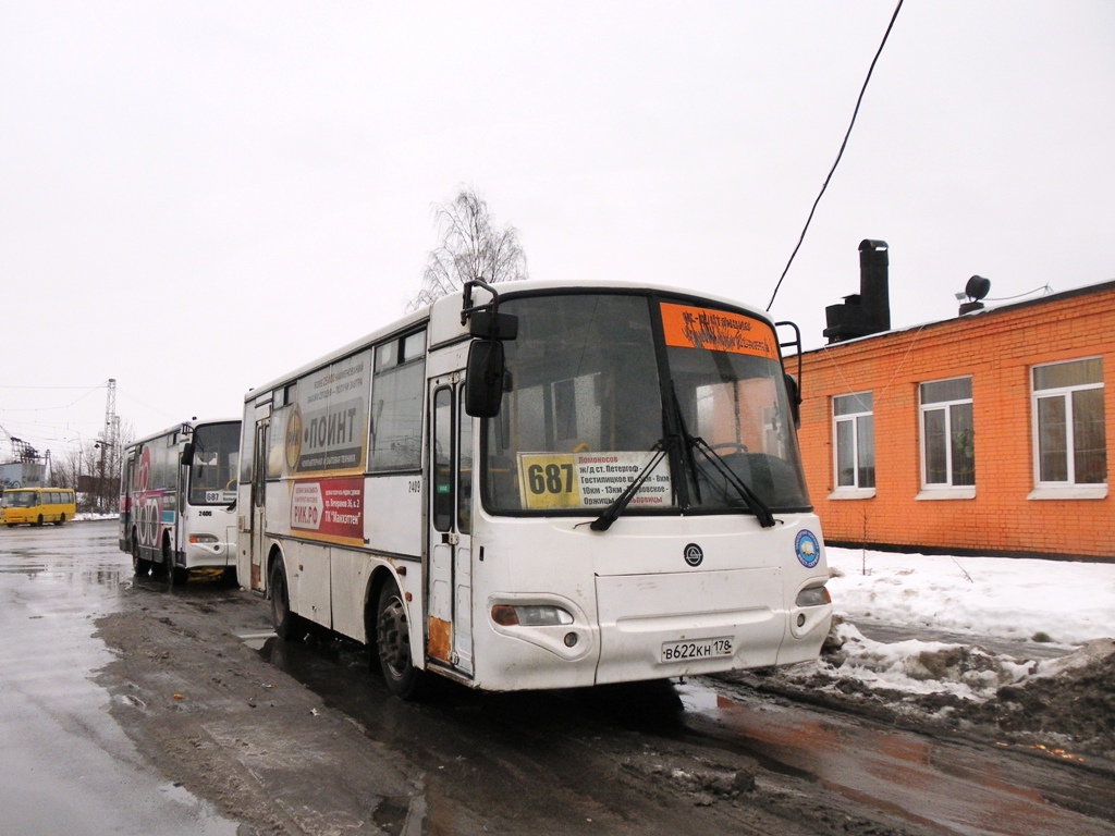 Номер автобуса никольское. Автобус 687. Автобусная станция, Ломоносов. КАВЗ 4235 СПБ.