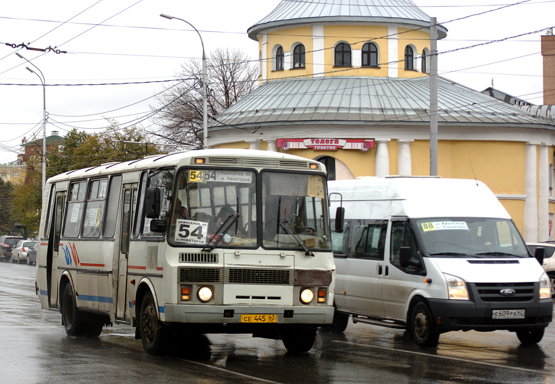 Бус рязань. Рязанский автобус. Автобус Рязань. Рязанские маршрутки. Общественный транспорт Рязани.