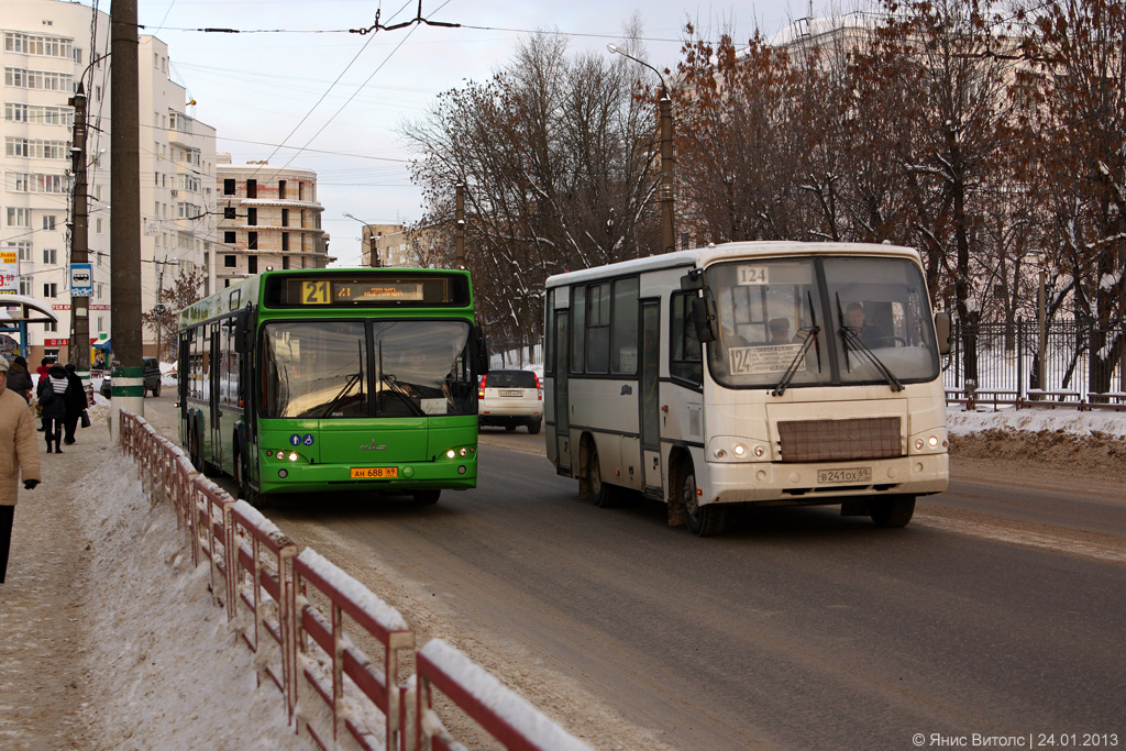 Obwód twerski, PAZ-320402-05 Nr В 241 ОХ 69; Obwód twerski, MAZ-107.466 Nr АН 688 69