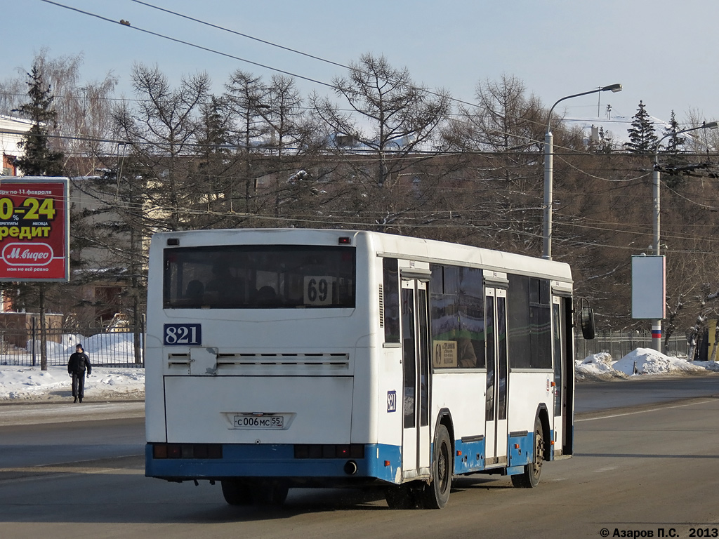 Omsk region, NefAZ-5299-20-15 # 821