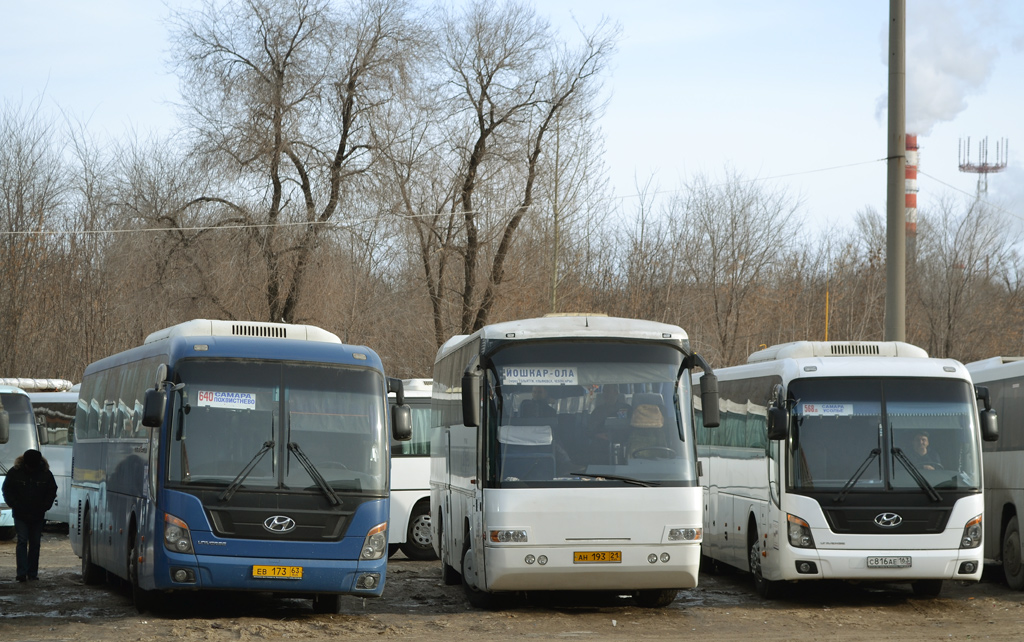 Самарская область, Hyundai Universe Space Luxury № ЕВ 173 63; Чувашия, Neoplan N316SHD Transliner Neobody № АН 193 21; Самарская область, Hyundai Universe Space Luxury № С 816 АЕ 163; Самарская область — Автовокзалы, автостанции и конечные остановки