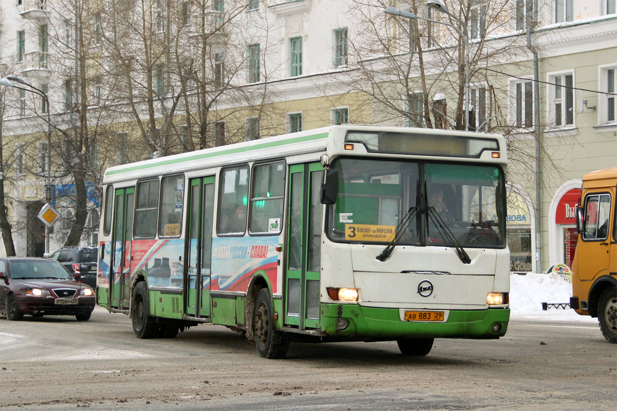 Архангельская область, ЛиАЗ-5256.40 № АВ 883 29