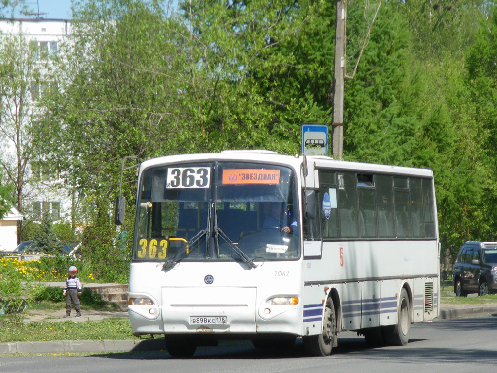 Санкт-Петербург, КАвЗ-4238-00 № 2062