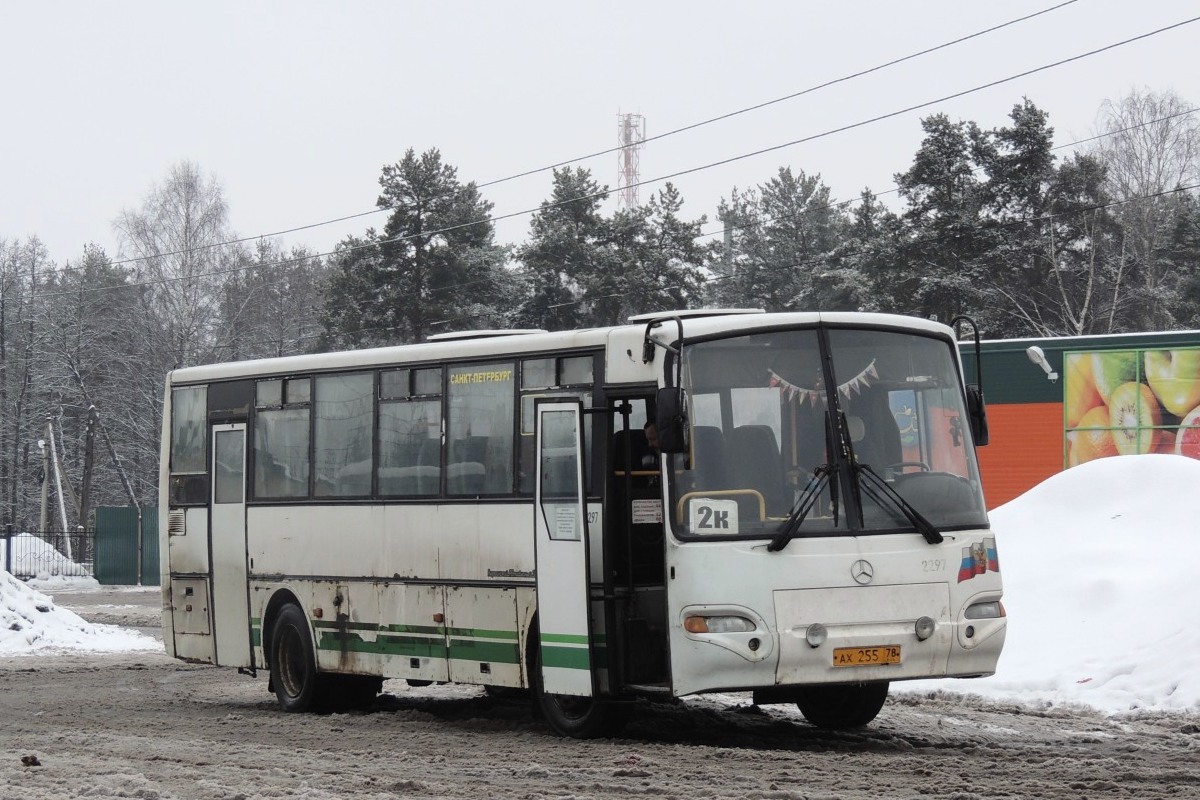 Ленинградская область, КАвЗ-4238-00 № 2297