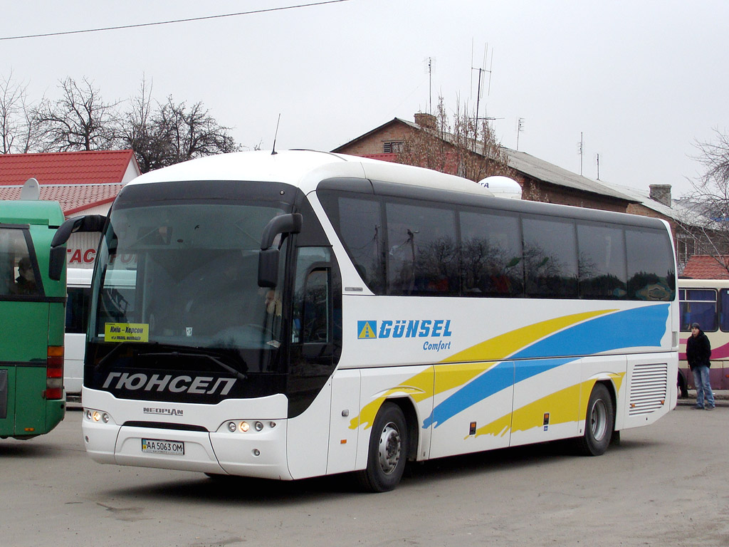 Киев, Neoplan P21 N2216SHD Tourliner SHD № AA 5063 OM