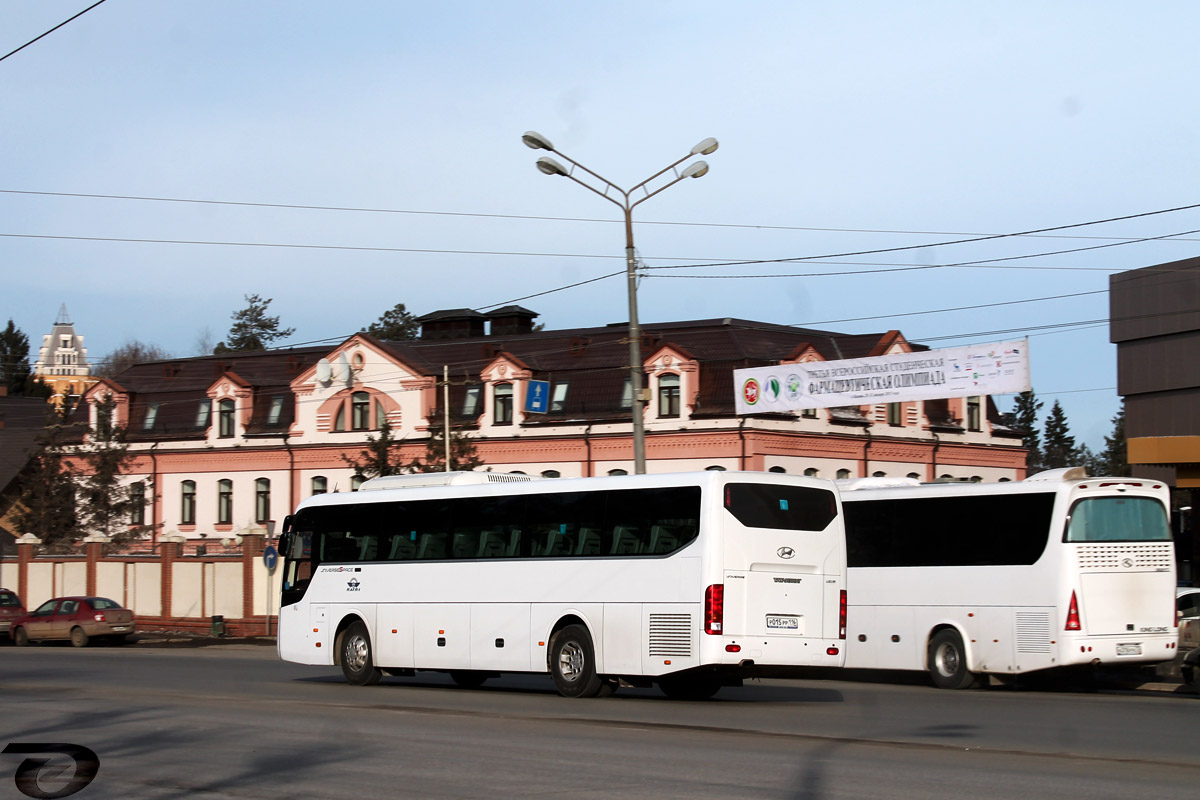 Татарстан, Hyundai Universe Space Luxury № Р 015 РР 116