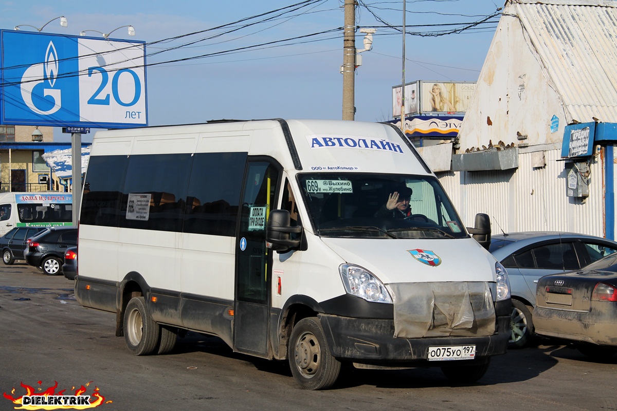 Москва, Нижегородец-2227UU (IVECO Daily) № О 075 УО 197