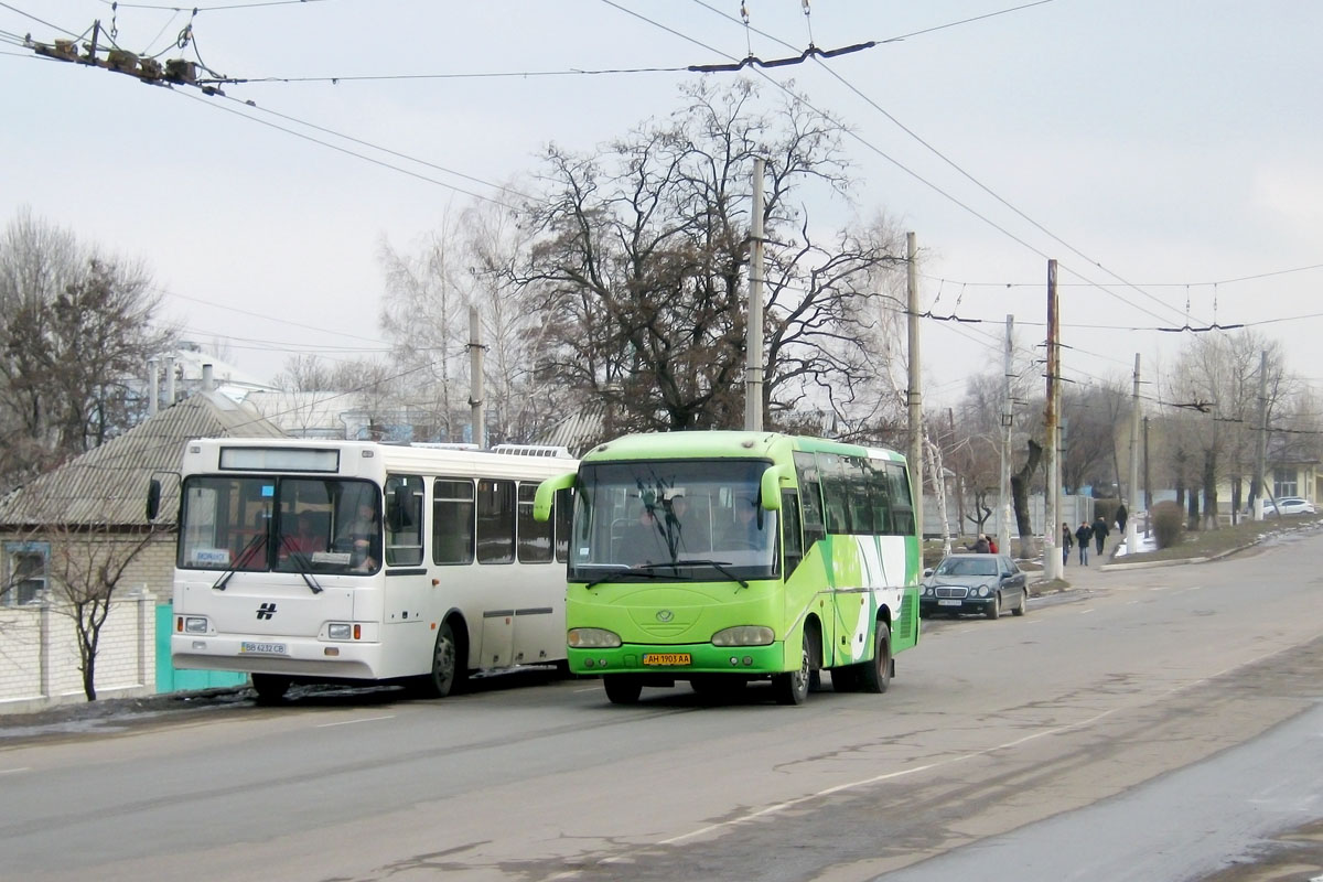 Луганская область, Неман-520122-040 № BB 6232 CB; Донецкая область, YouYi ZGT6790DH1 № AH 1903 AA