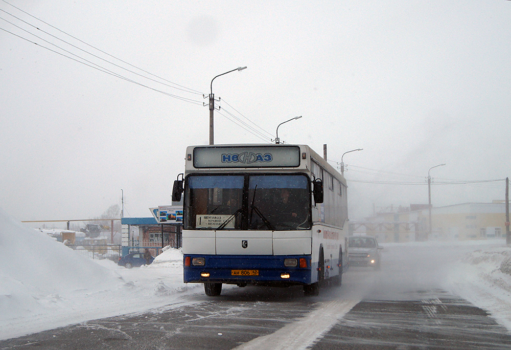 Автобус новокузнецк белово на завтра. Автобус Новокузнецк КУЗБАССБЕЛАВТО. Какие есть автобус от Новокузнецка до Кемерово.