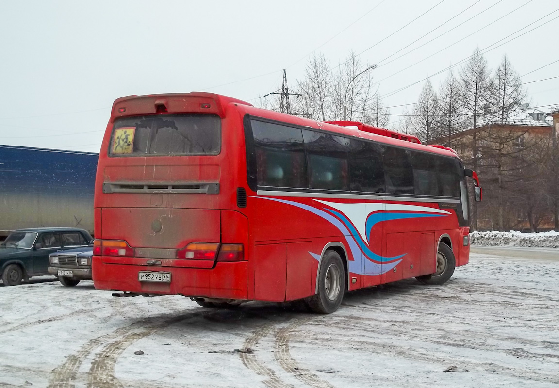 Свердловская область, Kia AM949 Granbird № Р 952 УВ 96