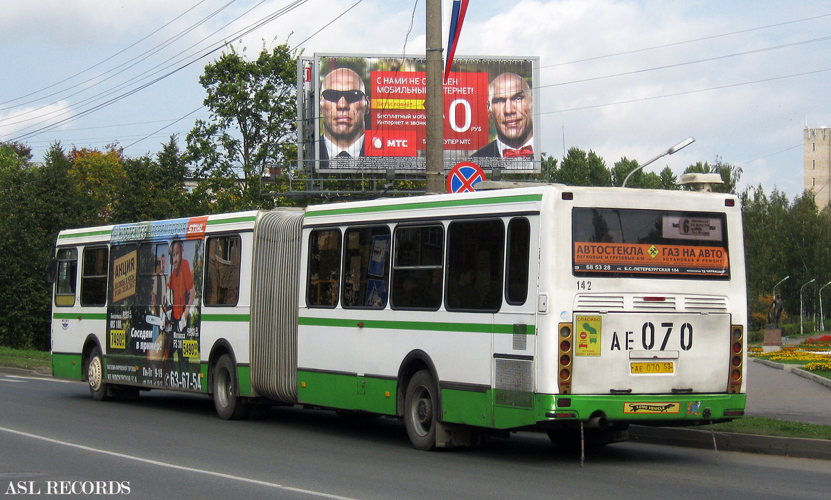 Novgorod region, LiAZ-6212.00 # 142