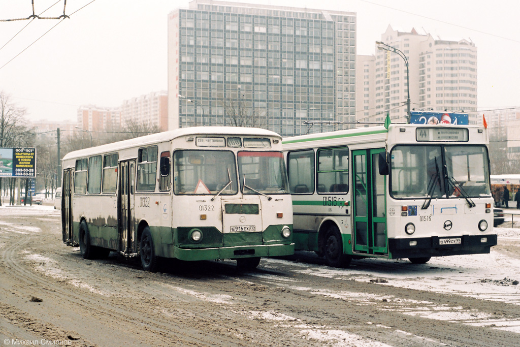 Moszkva, LiAZ-677M (YaAZ) sz.: 01322