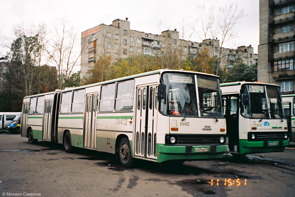 Moskva, Ikarus 280.33M č. 04402