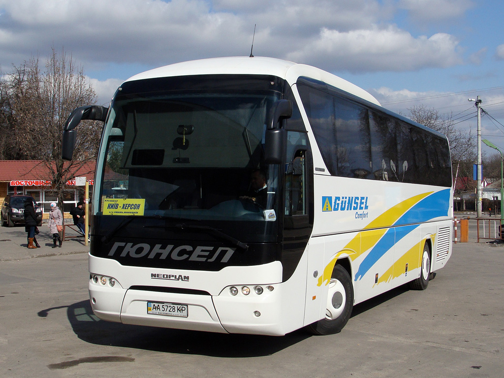 Kijów, Neoplan P21 N2216SHD Tourliner SHD Nr AA 5728 KP