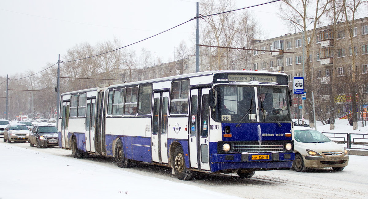 Sverdlovsk region, Ikarus 283.10 Nr. 1098