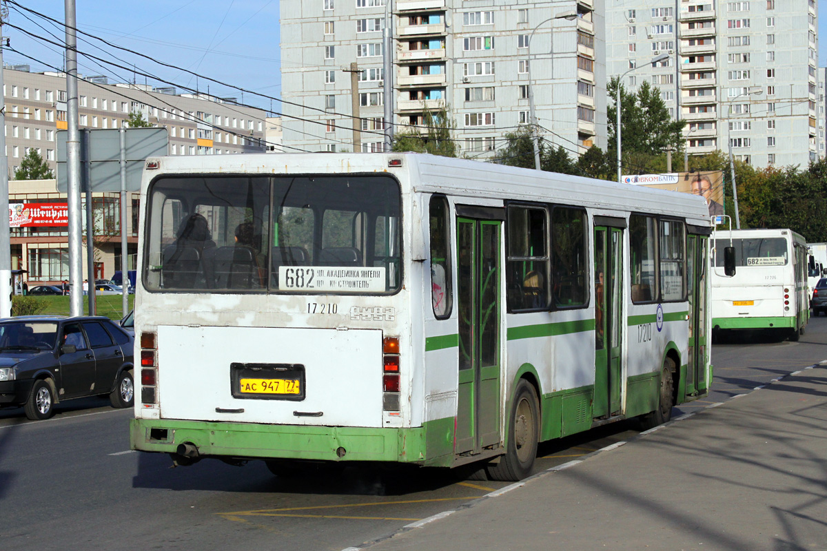 Moskau, LiAZ-5256.25 Nr. 17210