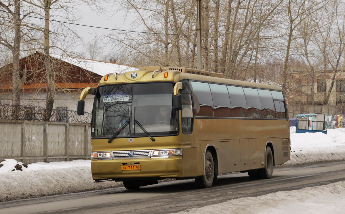 Свердловская область, Kia KM949 Granbird № ВХ 711 66