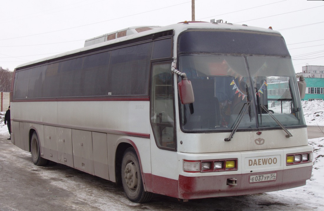 Novosibirsk region, Daewoo BH120F Royal Cruiser # Е 037 УР 54