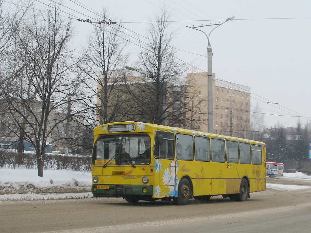 Чувашия, Mercedes-Benz O305 № 182