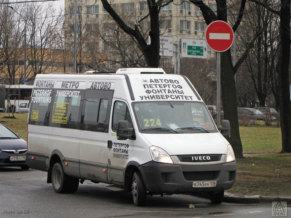 Szentpétervár, Nizhegorodets-2227UU (IVECO Daily) sz.: 123