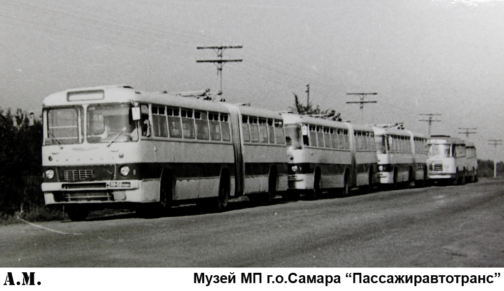 Самарская область, Ikarus 180 № 08-04 КШН; Самарская область — Автовокзалы, автостанции и конечные остановки; Самарская область — Фотографии XX века