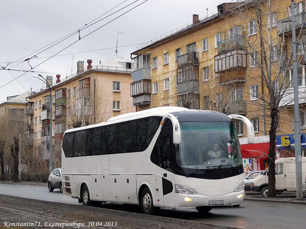 Свердловская область, Yutong ZK6129H № Х 242 СС 96