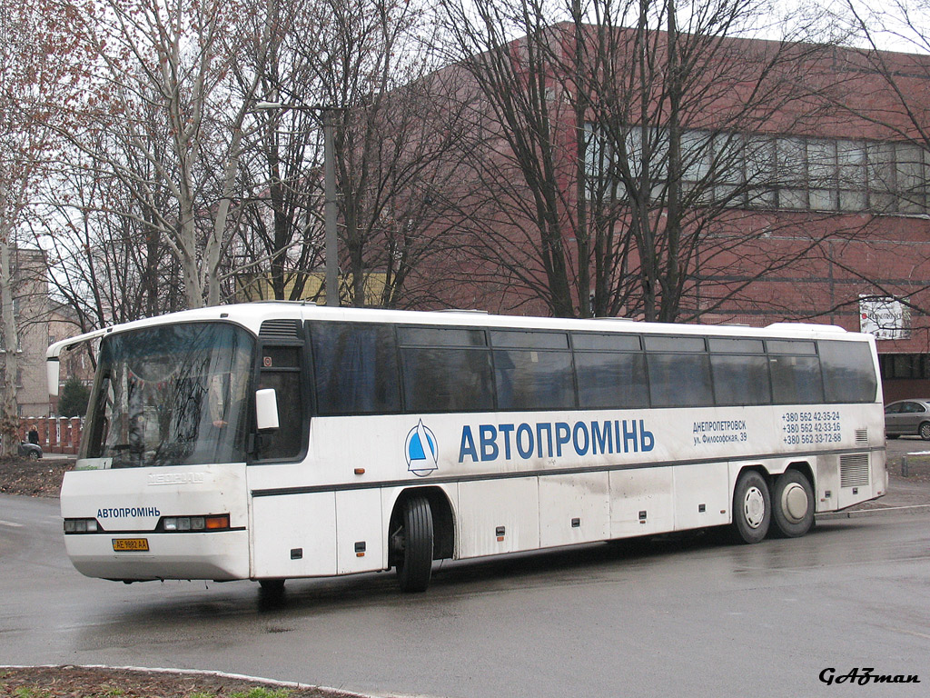 Dnepropetrovsk region, Neoplan N318/3Ü Transliner Nr. AE 9882 AA
