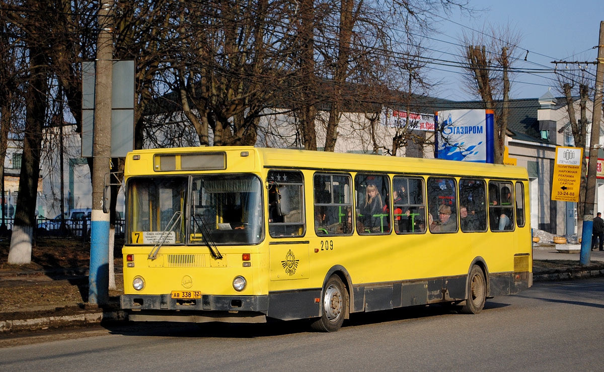 Брянская область, ЛиАЗ-5256.40 № 209