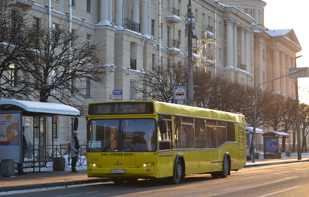 Sankt Petersburg, MAZ-103.468 Nr. В 134 НУ 178