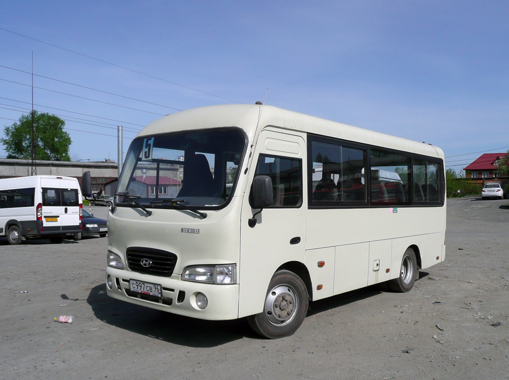 Свердловская область, IRITO Boxer L4H2 (X9X) № ЕО 693 66; Свердловская область, Hyundai County SWB C08 (РЗГА) № С 997 СВ 96