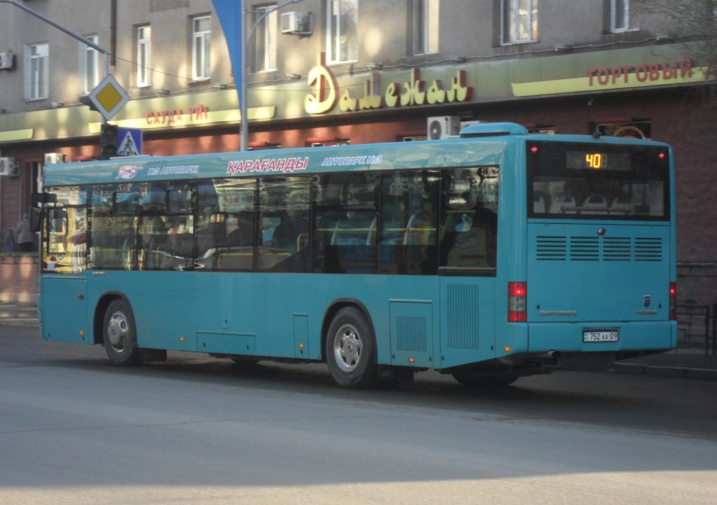 Карагандинская область, Yutong ZK6118HGA № 752 AA 09